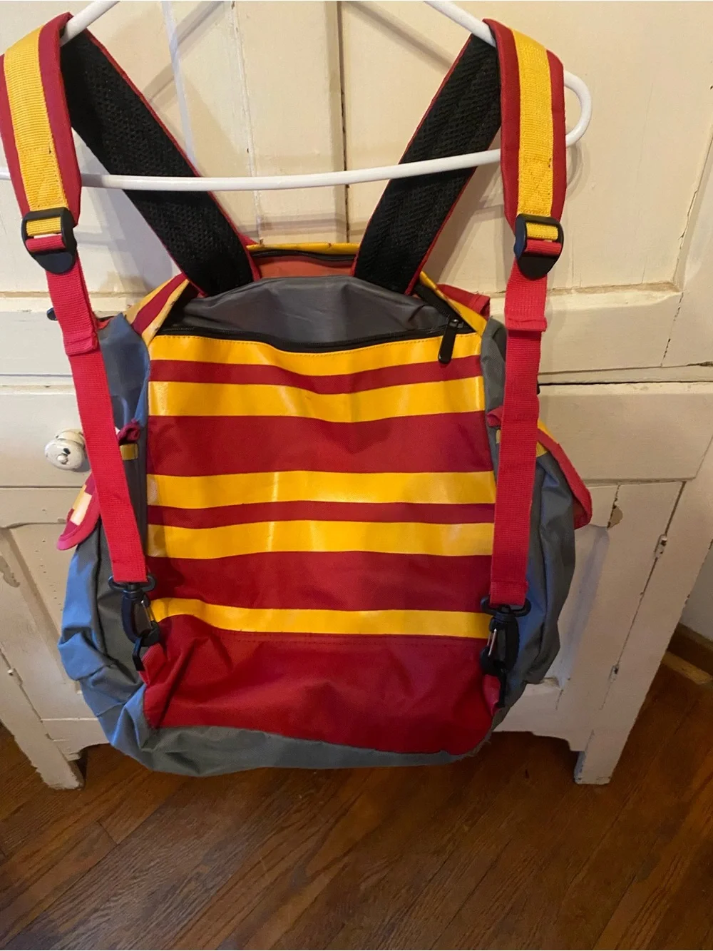 Warner Bros. Kids Backpack - Red & Yellow Hogwarts Crest